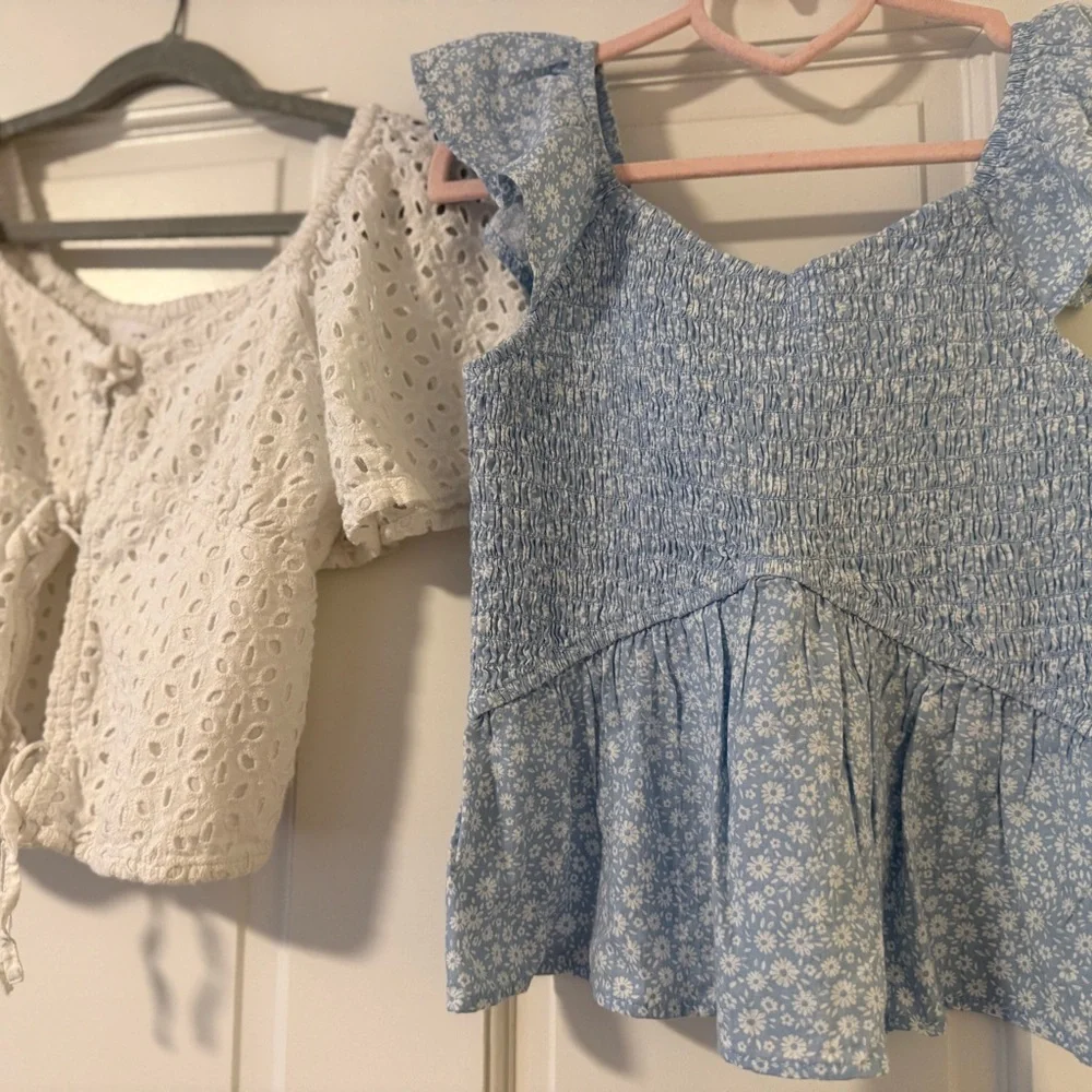 Zara & Art Class Blue Blouse with Flutter Sleeves and Tiered Design - Picture 3 of 8
